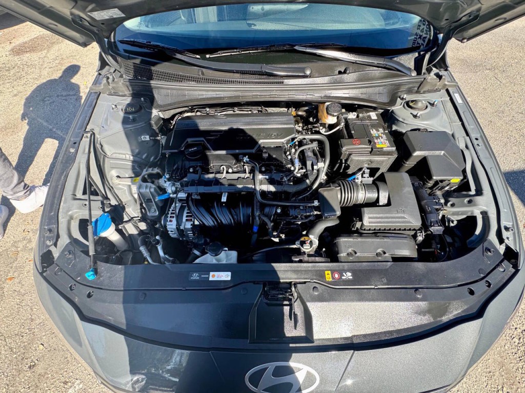 2025 Hyundai Elantra Image 13