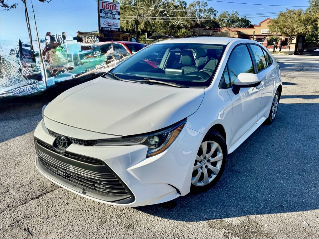 2023 Toyota Corolla Image 3