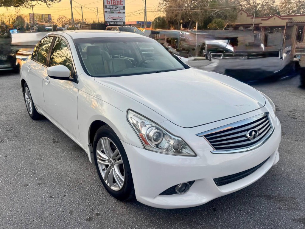 2010 INFINITI G37 Image 10
