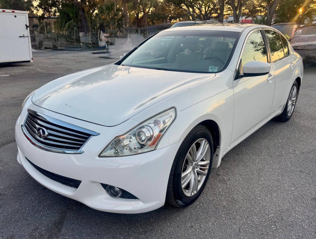 2010 INFINITI G37 Image 11