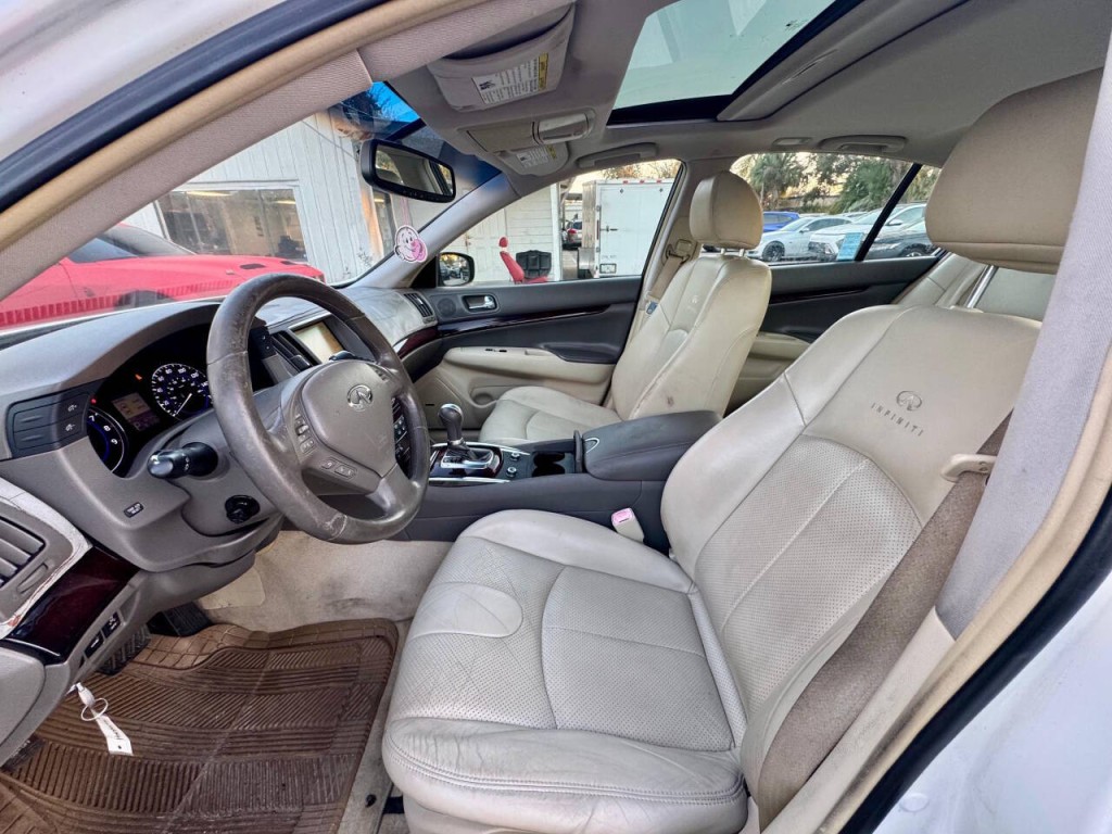 2010 INFINITI G37 Image 14