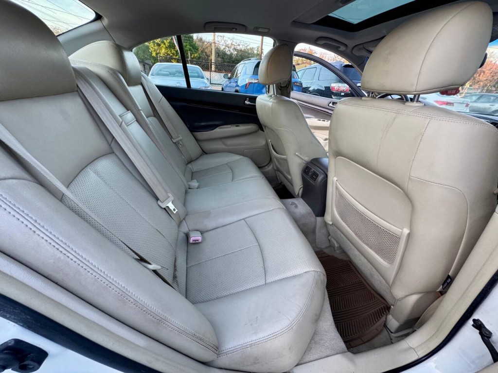 2010 INFINITI G37 Image 16