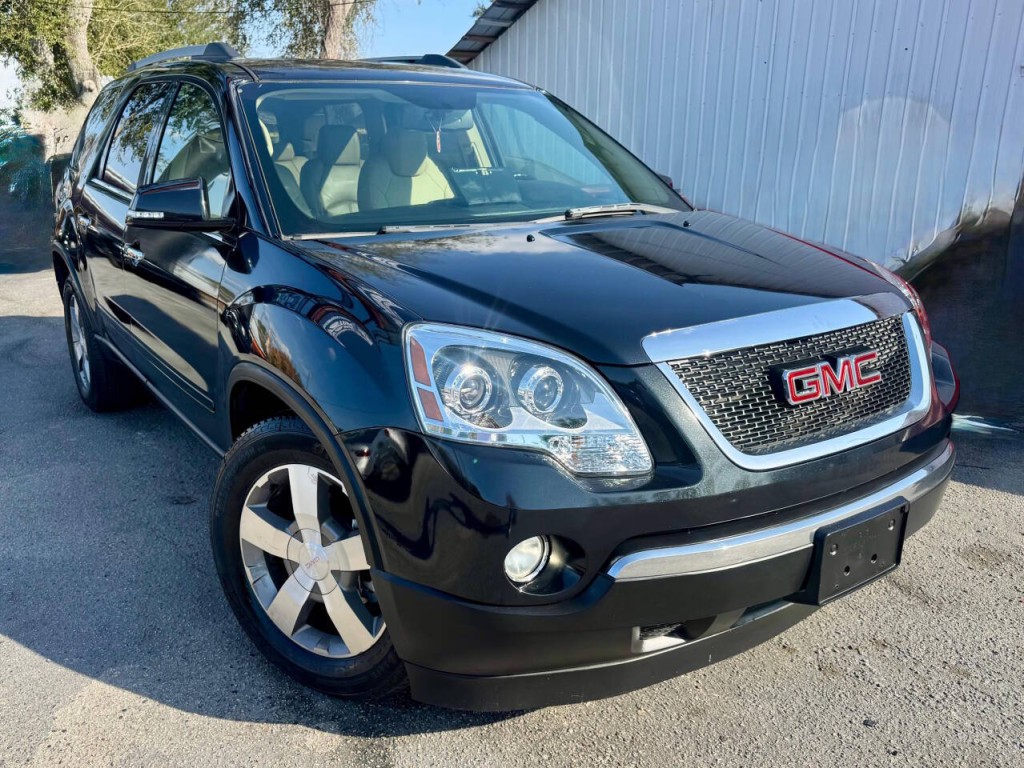 2011 GMC Acadia Image 3