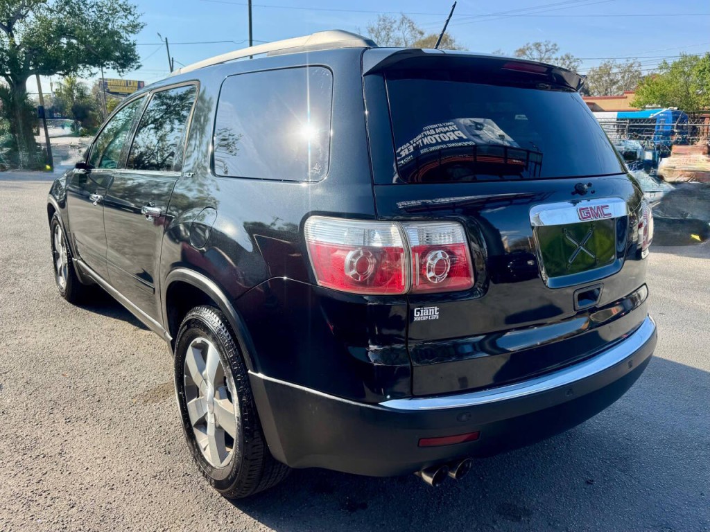 2011 GMC Acadia Image 5