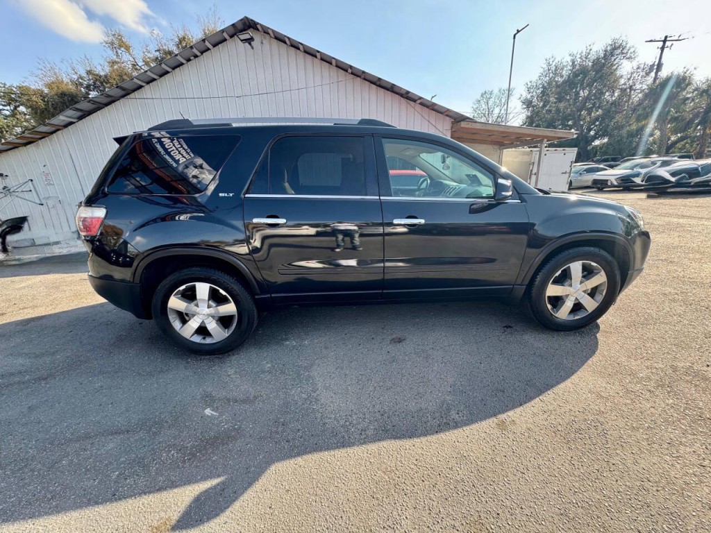 2011 GMC Acadia Image 7
