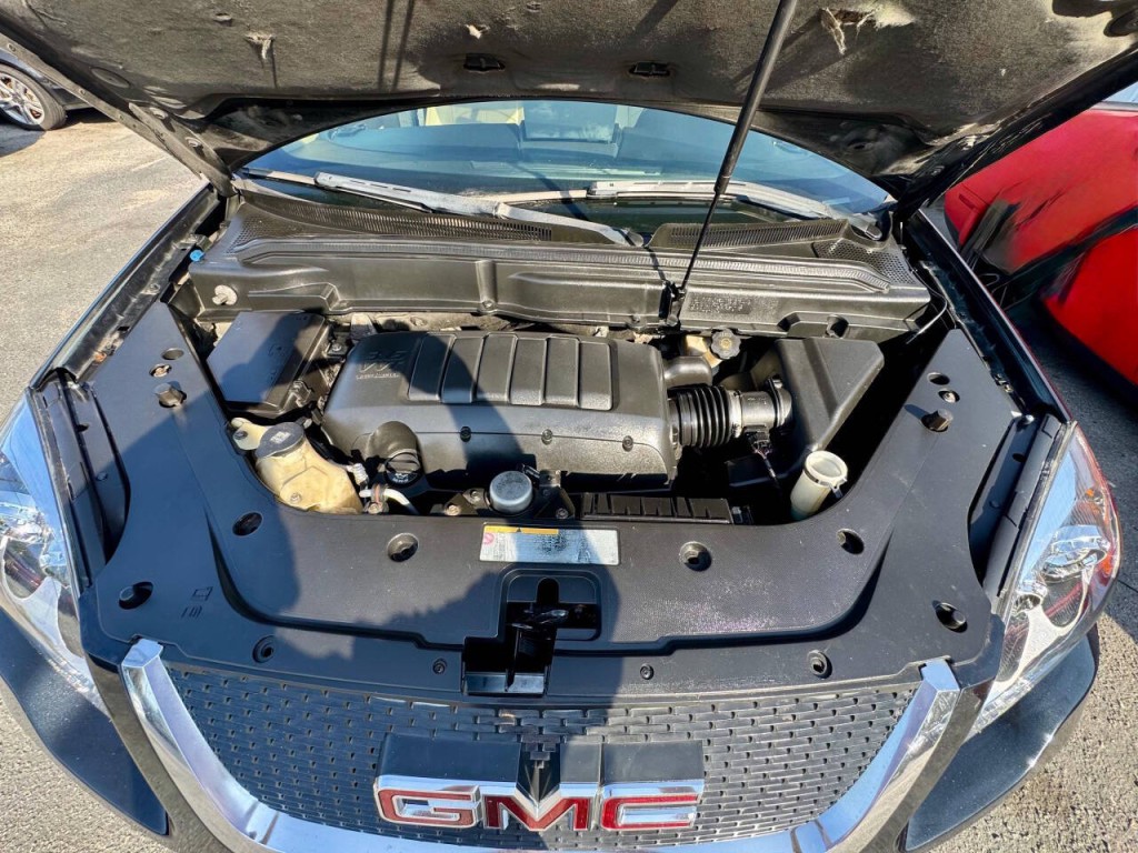 2011 GMC Acadia Image 12