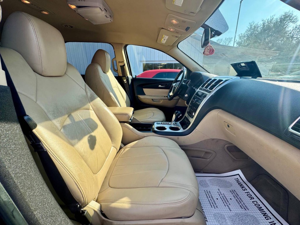 2011 GMC Acadia Image 15