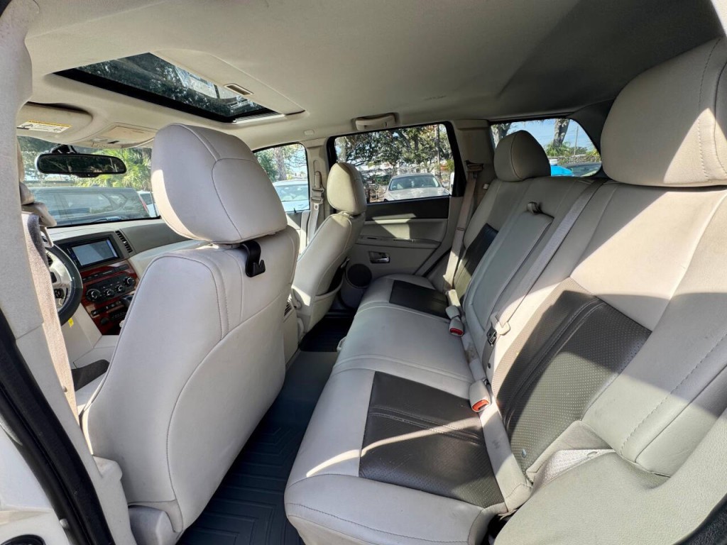 2007 Jeep Grand Cherokee Image 16