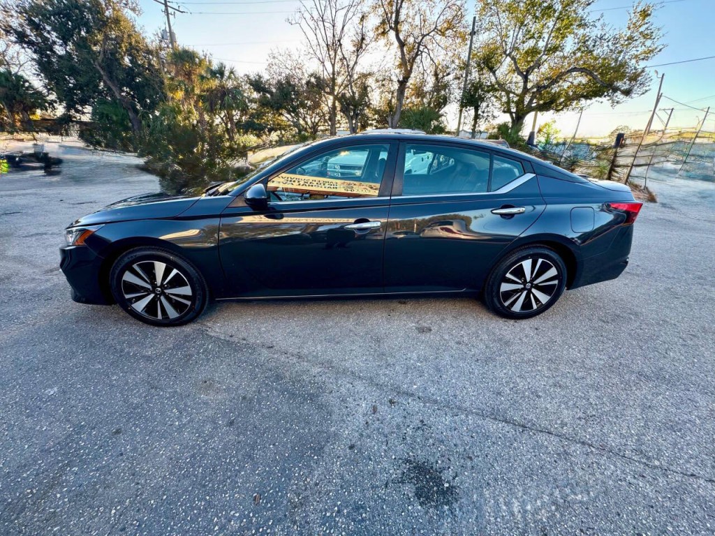 2021 Nissan Altima Image 6