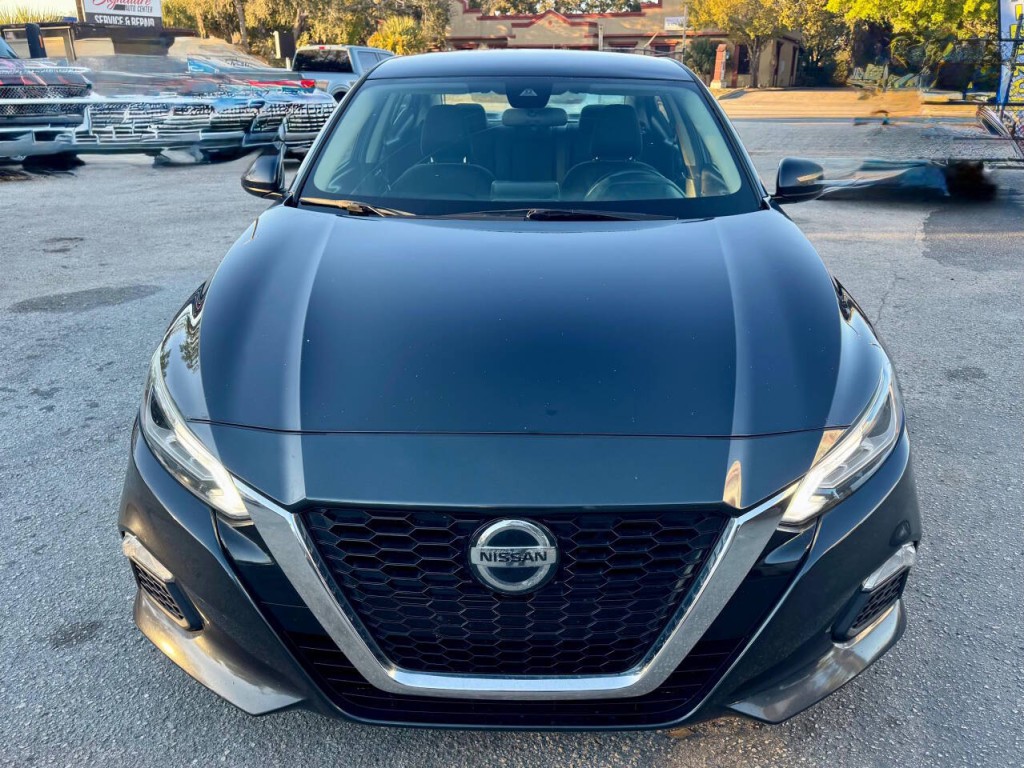 2021 Nissan Altima Image 8