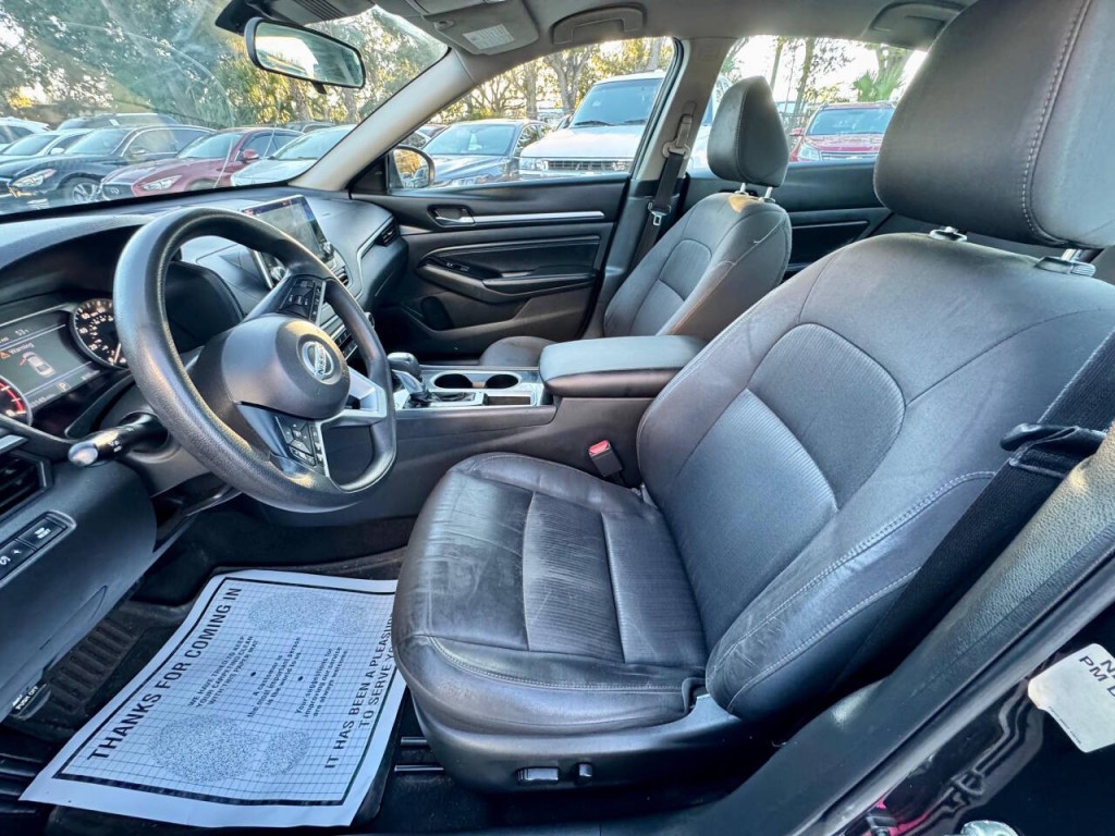 2021 Nissan Altima Image 14
