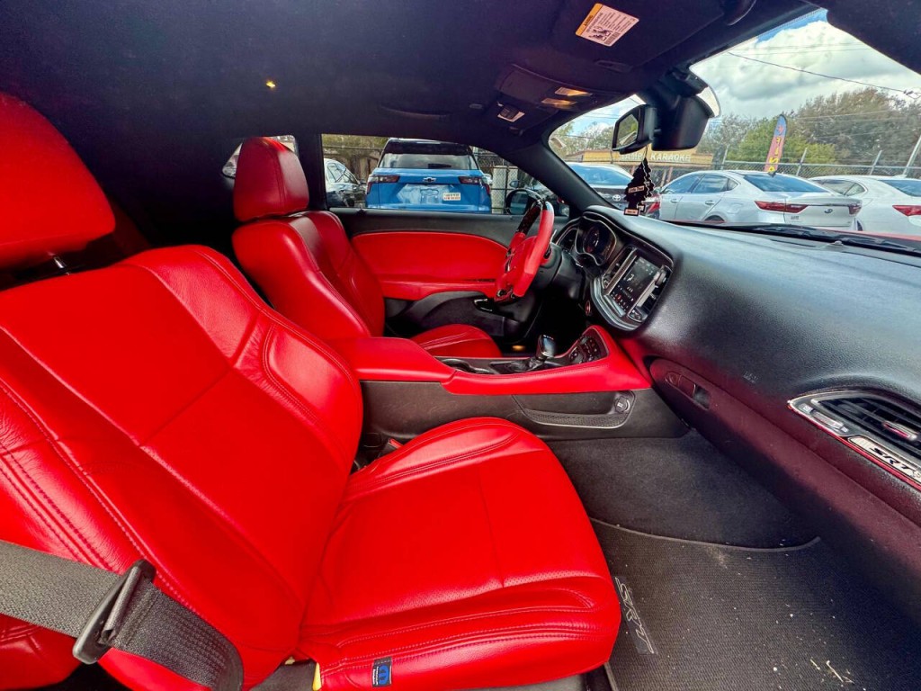 2019 Dodge Challenger Image 13