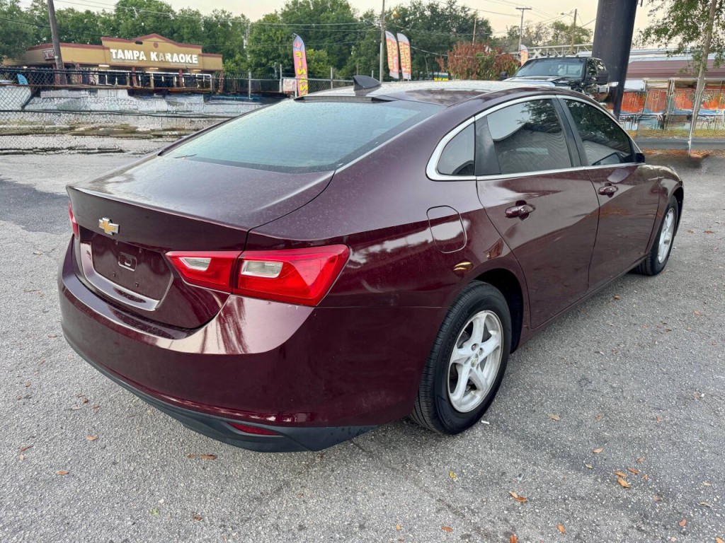 2016 Chevrolet Malibu Image 4