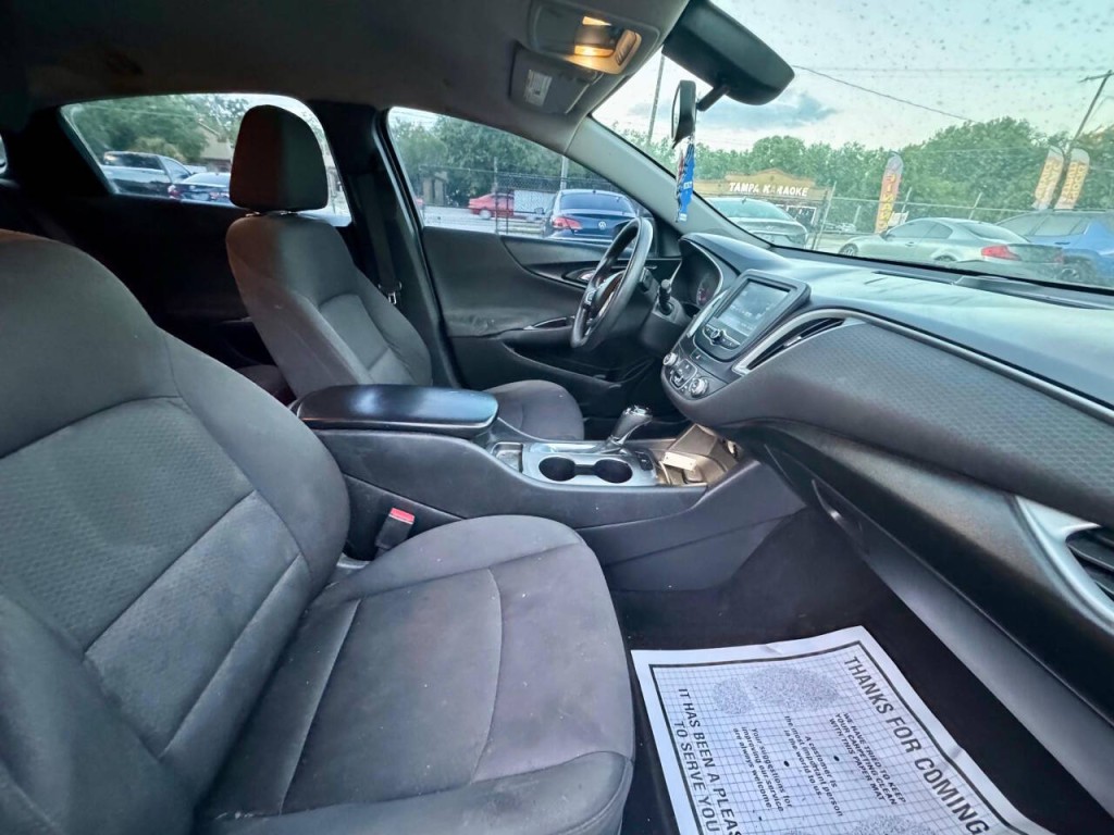 2016 Chevrolet Malibu Image 15