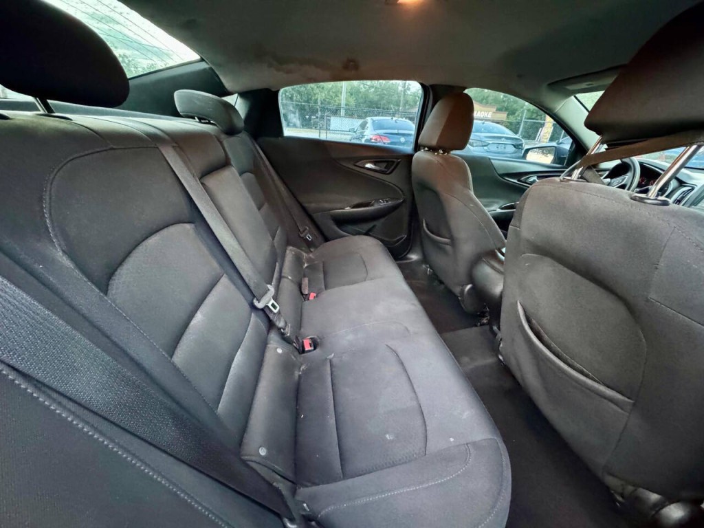 2016 Chevrolet Malibu Image 17