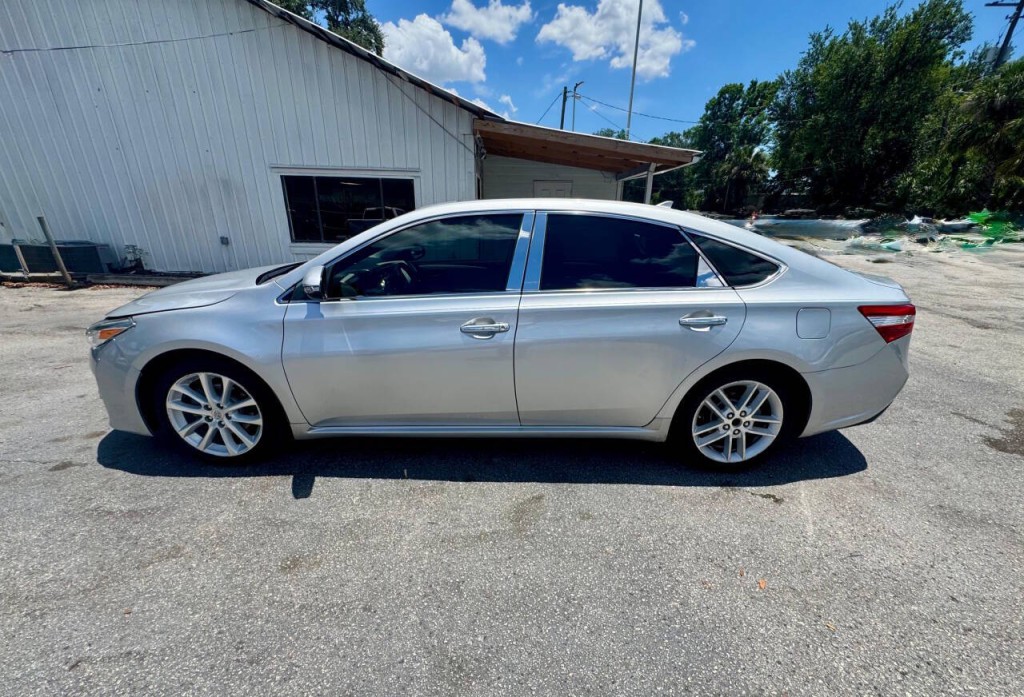 2014 Toyota Avalon Image 9