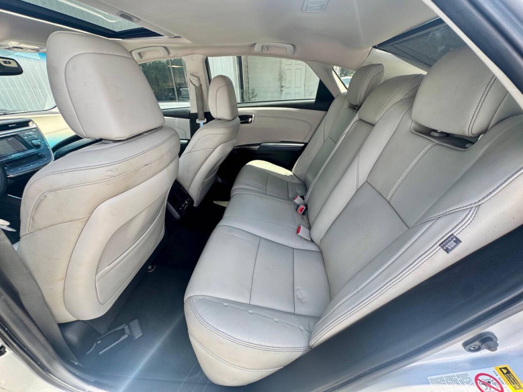 2014 Toyota Avalon Image 16