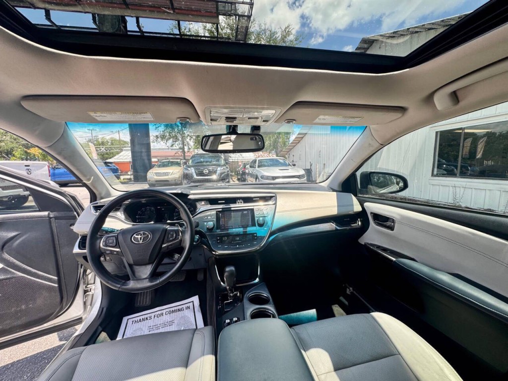 2014 Toyota Avalon Image 17