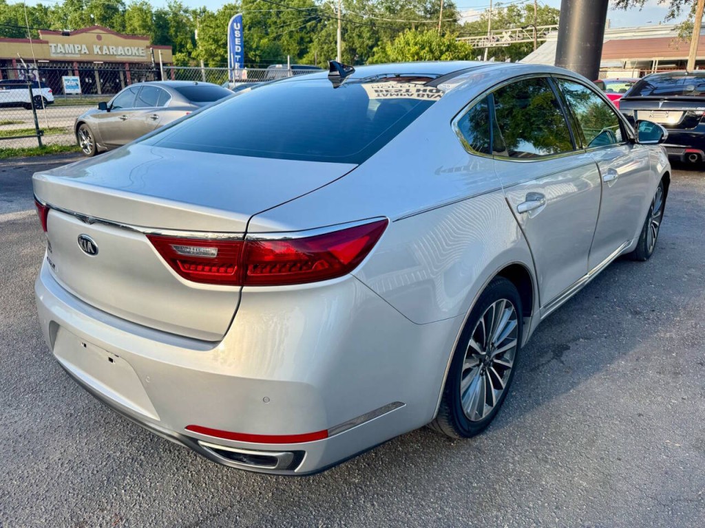 2017 Kia Cadenza Image 4