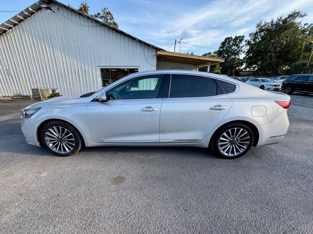 2017 Kia Cadenza Image 7