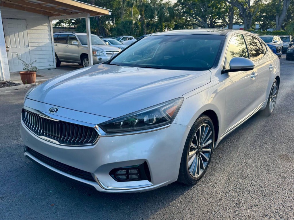 2017 Kia Cadenza Image 11