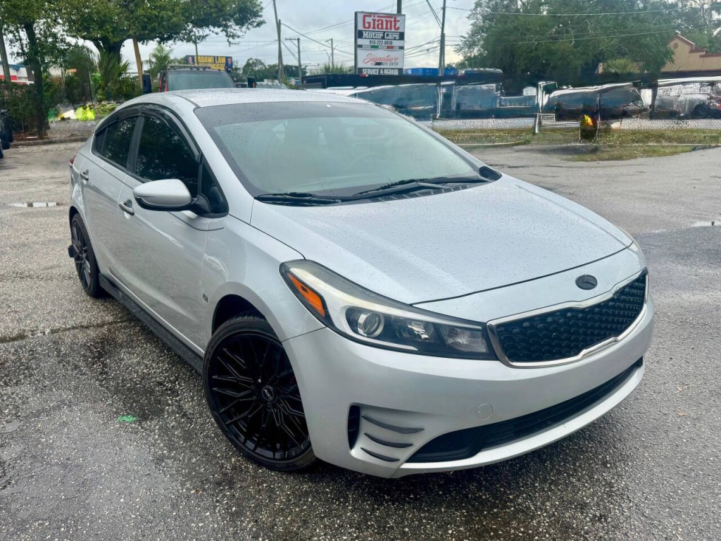 2017 Kia Forte Image 4