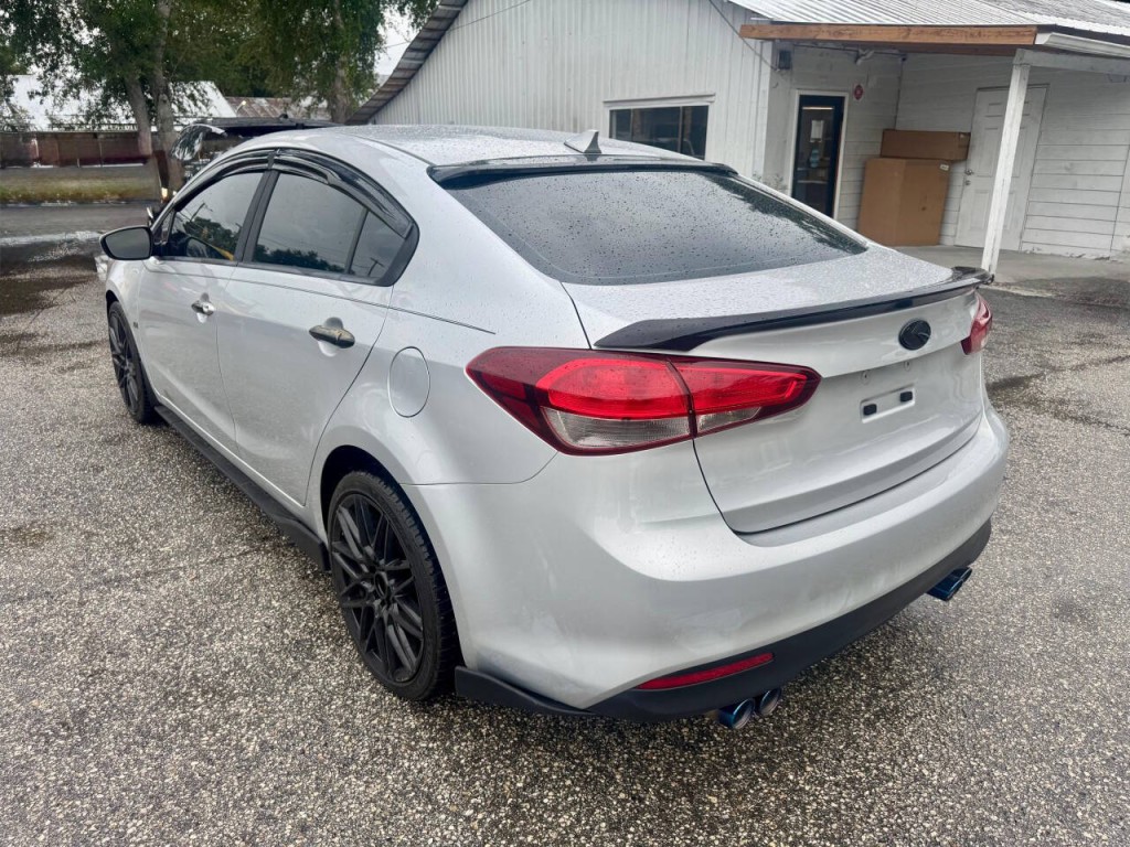 2017 Kia Forte Image 5