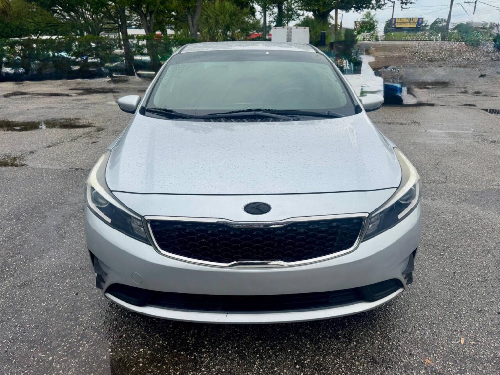 2017 Kia Forte Image 8