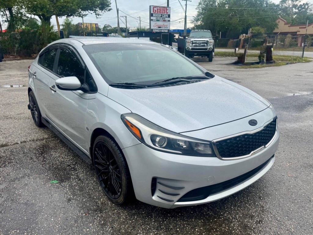 2017 Kia Forte Image 10
