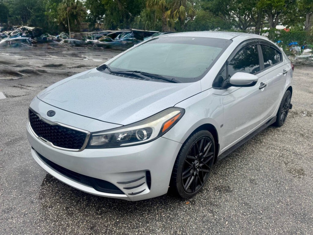 2017 Kia Forte Image 11