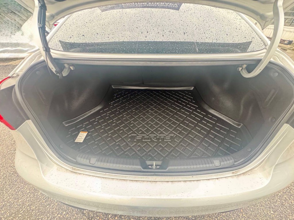 2017 Kia Forte Image 13
