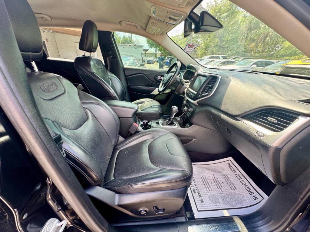 2018 Jeep Cherokee Image 18