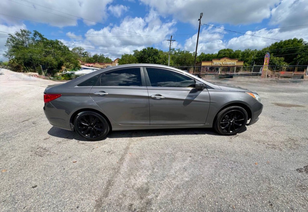 2011 Hyundai Sonata Image 6