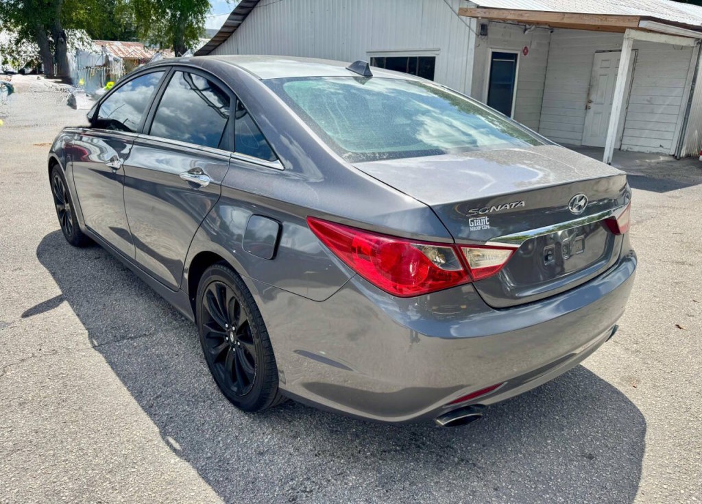 2011 Hyundai Sonata Image 4