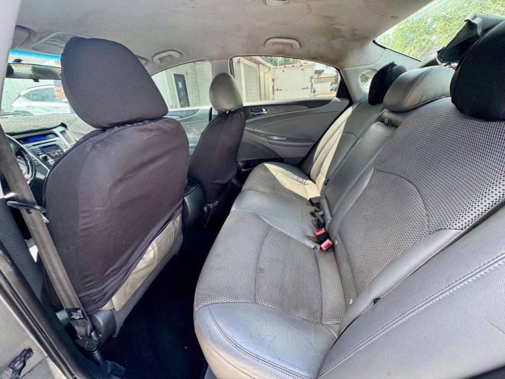 2011 Hyundai Sonata Image 16