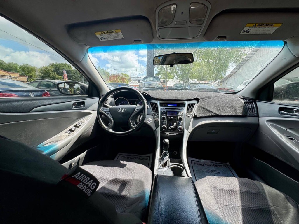 2011 Hyundai Sonata Image 18