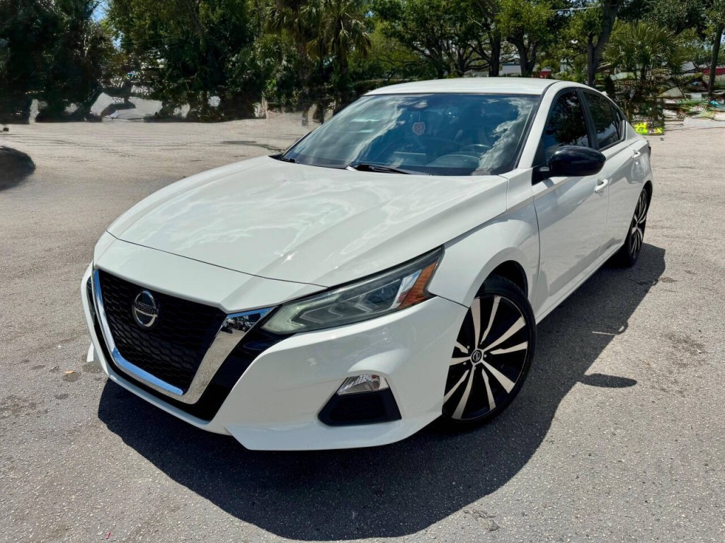 2020 Nissan Altima Image 2