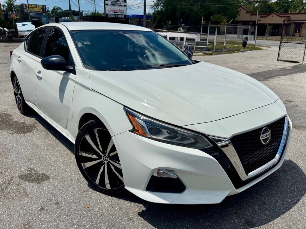 2020 Nissan Altima Image 3