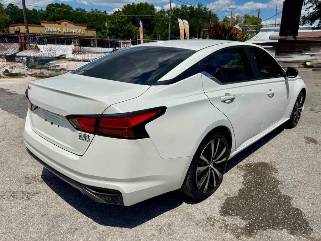2020 Nissan Altima Image 4