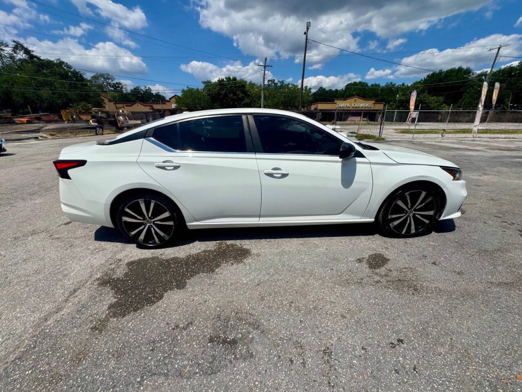 2020 Nissan Altima Image 7