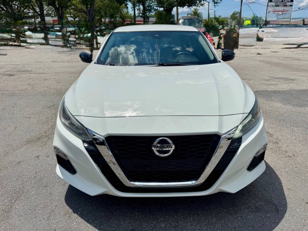 2020 Nissan Altima Image 9