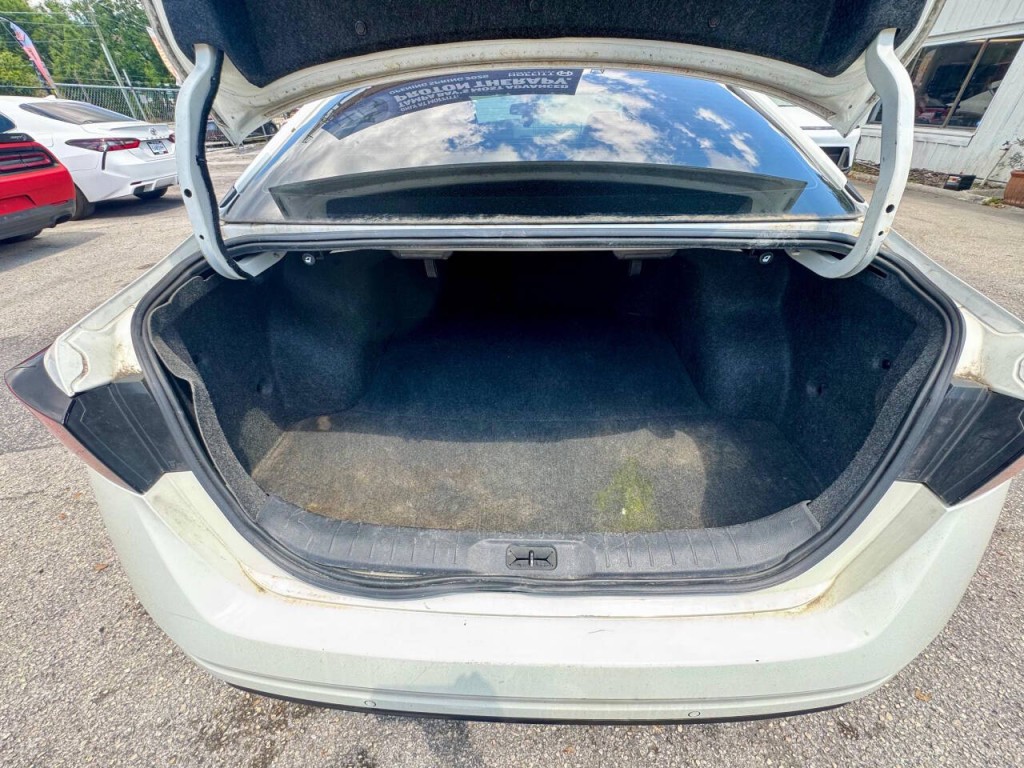 2020 Nissan Altima Image 12