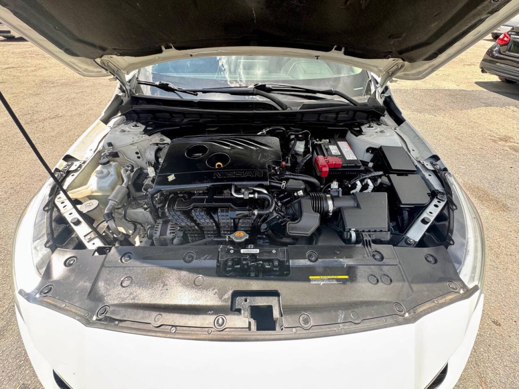 2020 Nissan Altima Image 13