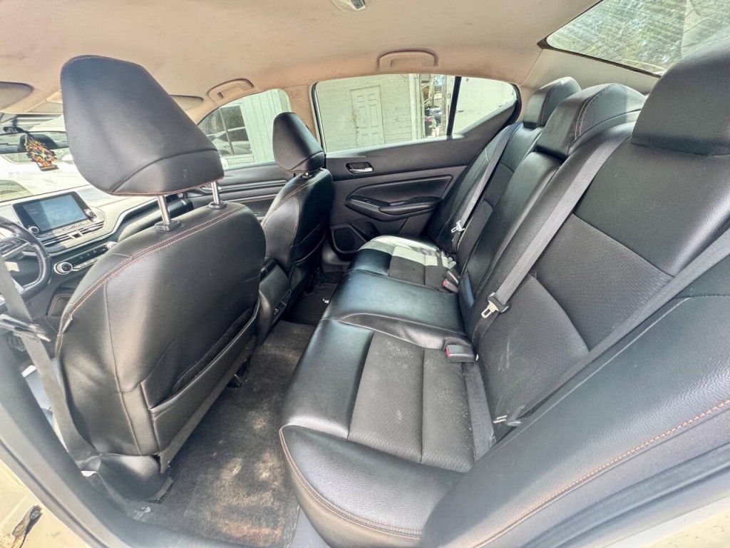 2020 Nissan Altima Image 15