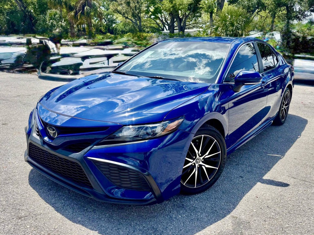 2023 Toyota Camry Image 2