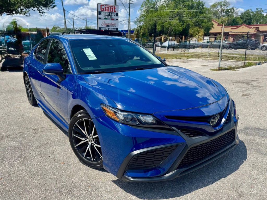 2023 Toyota Camry Image 3