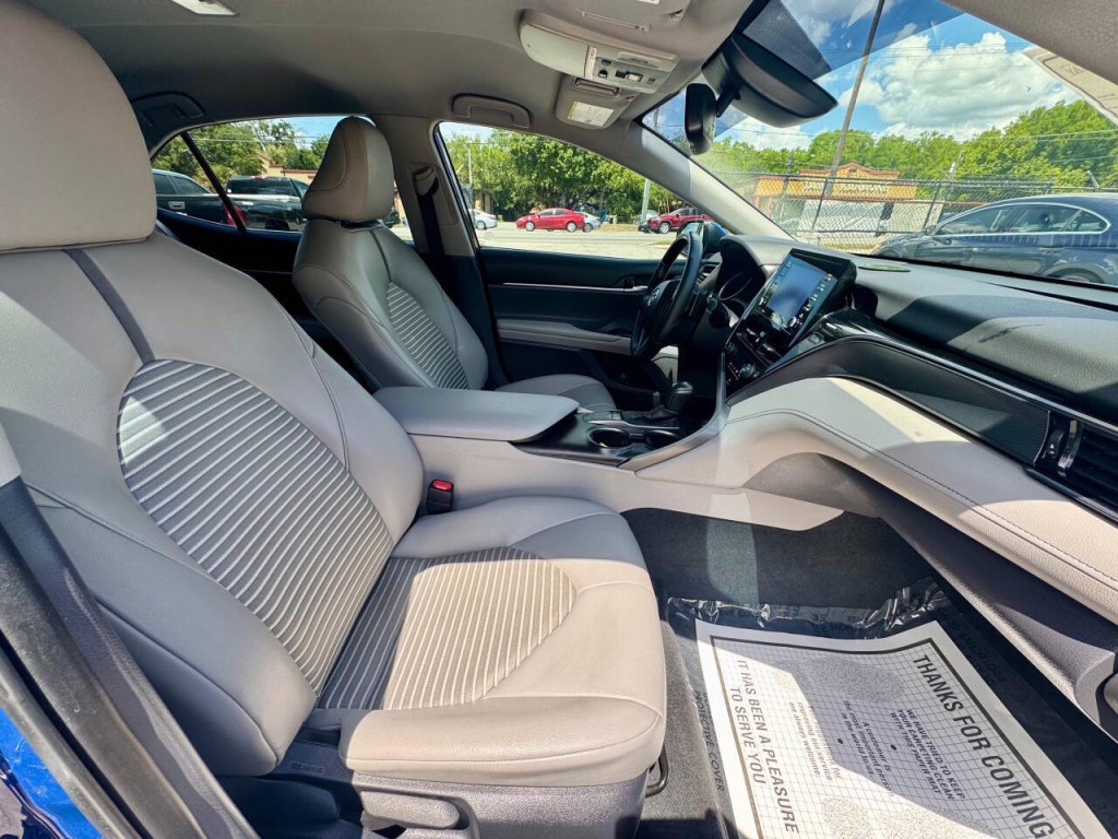 2023 Toyota Camry Image 16