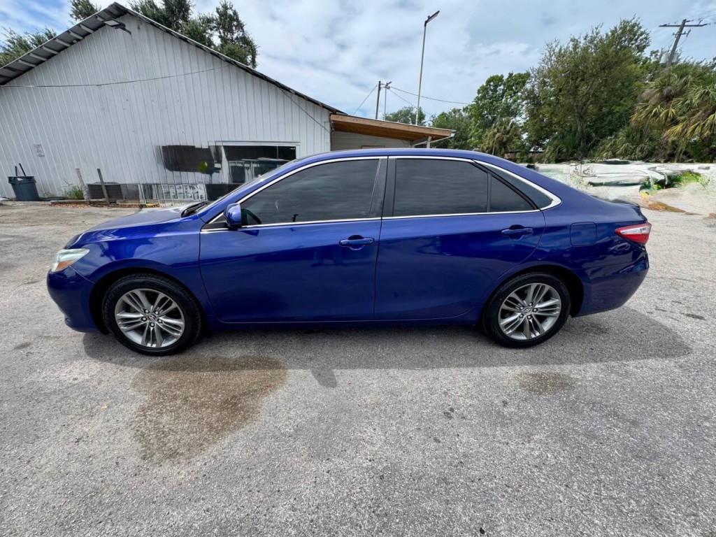 2015 Toyota Camry Image 6