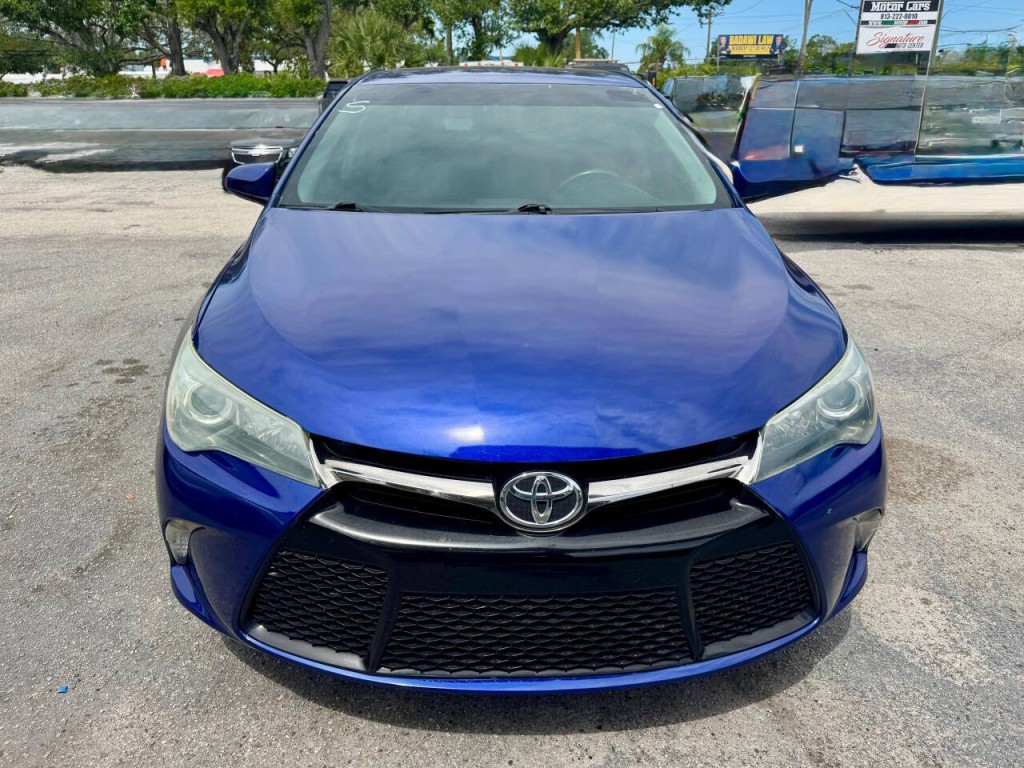 2015 Toyota Camry Image 8