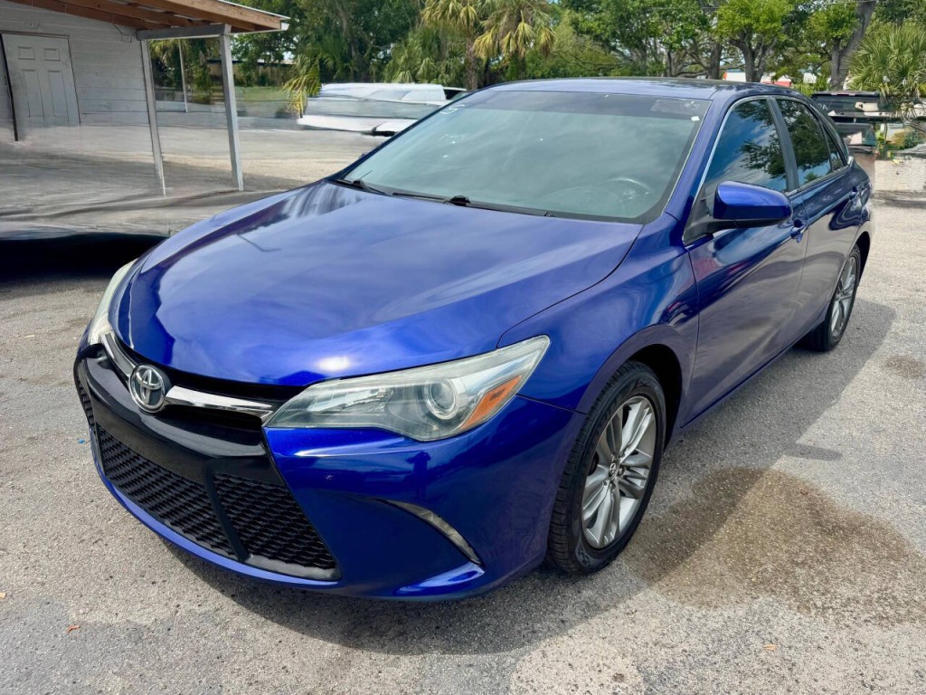 2015 Toyota Camry Image 11